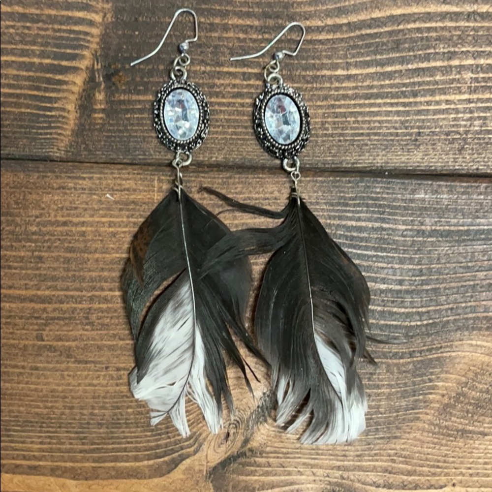 Feather earrings with gems